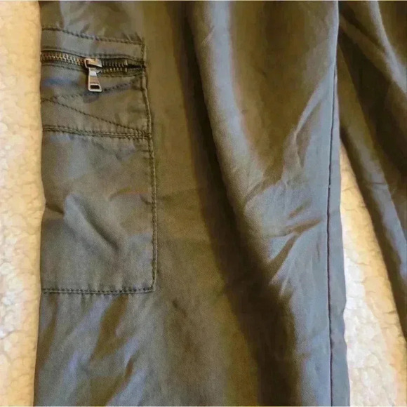 Express high waisted cargo twill utility jogger - Picture 7 of 13